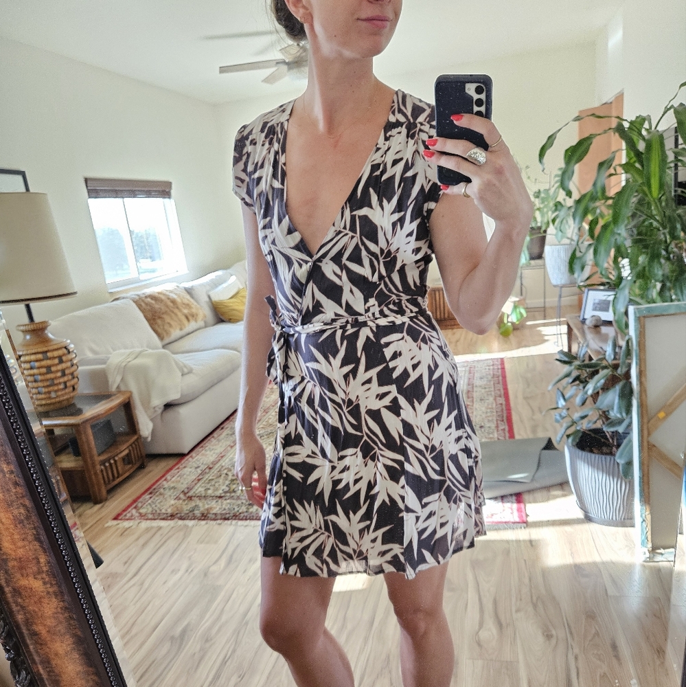 Amuse Society Floral Wrap Dress Large